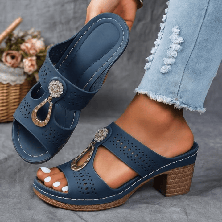 CHIC AND COMFORTABLE SUPPORTIVE SANDALS