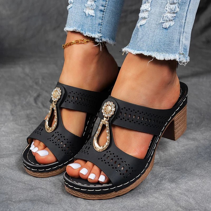 CHIC AND COMFORTABLE SUPPORTIVE SANDALS